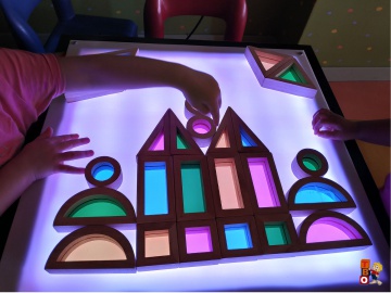 La mesa de luz como recurso creativo en Infantil